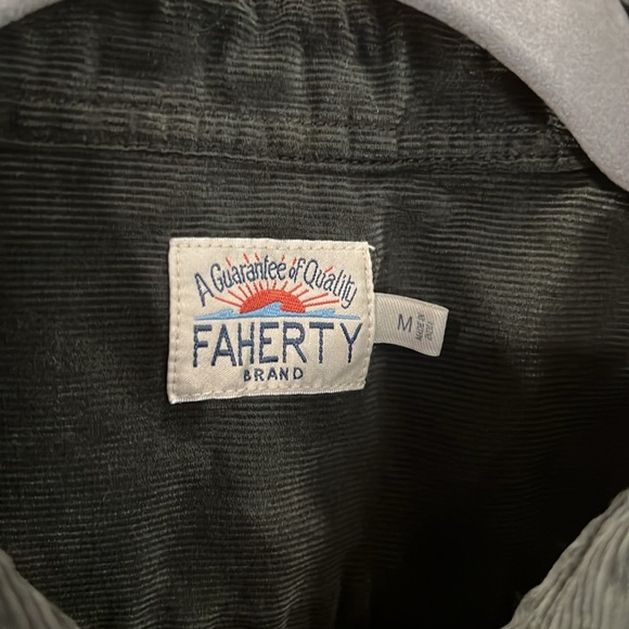 Faherty hunter green corduroy long sleeve button down shirt - Picture 3 of 8